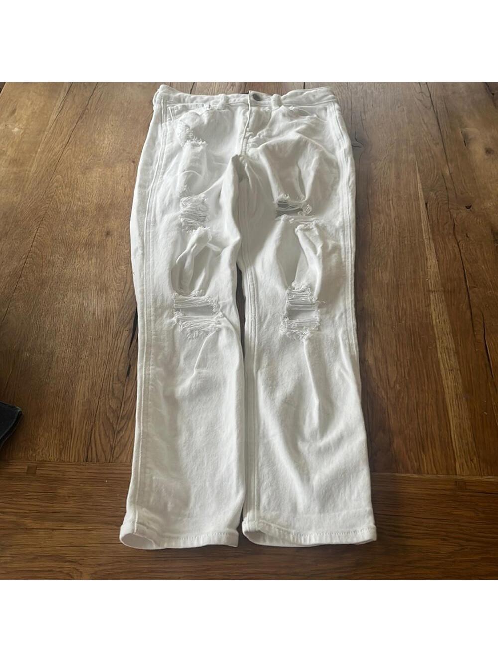 Hollister Ultra High Rise Mom Jeans size 26